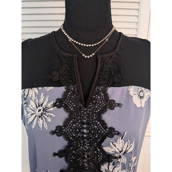 Maurices Top Womens L Floral Lace Split Neck Sleeveless Blue Black Tank Romantic - Picture 2 of 11